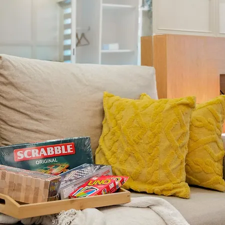 The Sunny Flat At Fame Residences Near Sm Megamall, Shangrila