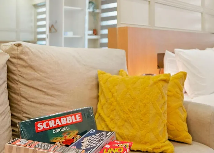 The Sunny Flat At Fame Residences Near Sm Megamall, Shangrila 4*