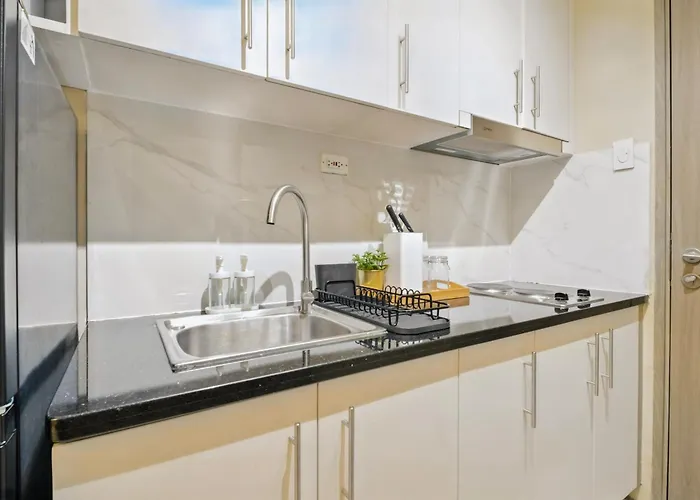 The Sunny Flat At Fame Residences Near Sm Megamall, Shangrila Aparthotel 4*