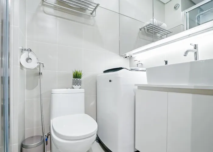 The Sunny Flat At Fame Residences Near Sm Megamall, Shangrila 4*