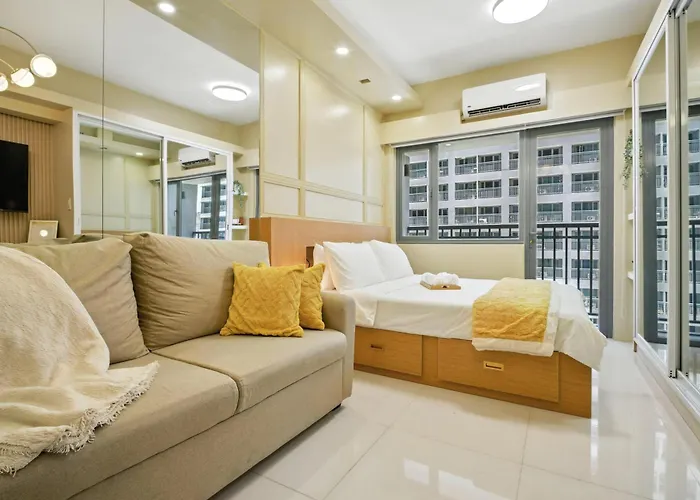 The Sunny Flat At Fame Residences Near Sm Megamall, Shangrila