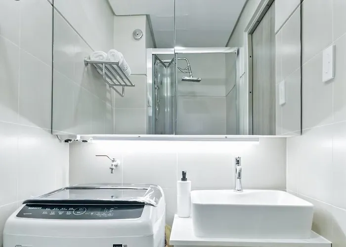 The Sunny Flat At Fame Residences Near Sm Megamall, Shangrila